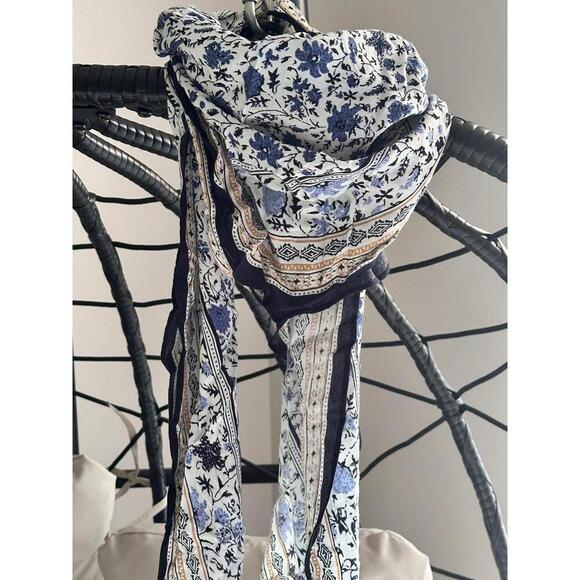 Accessories - Elegant Floral Print Scarf